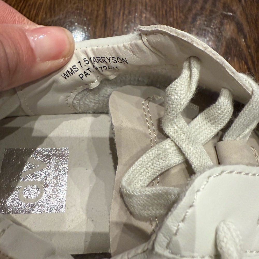 New DV by Dolce Vita Beige and Cream Sneakers - Picture 3 of 3
